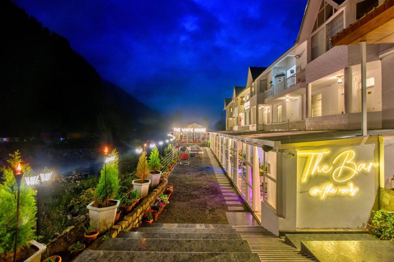 Paradise-The Whitehouse Cafe Manali  Bagian luar foto