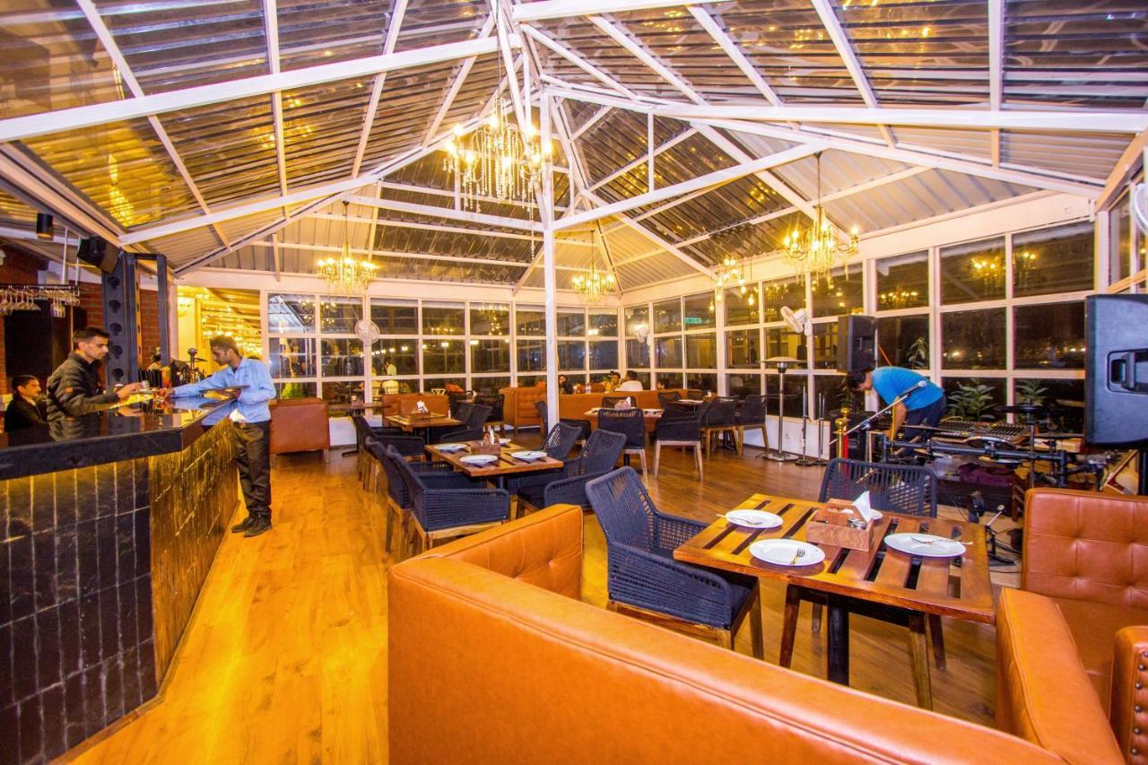 Paradise-The Whitehouse Cafe Manali  Bagian luar foto