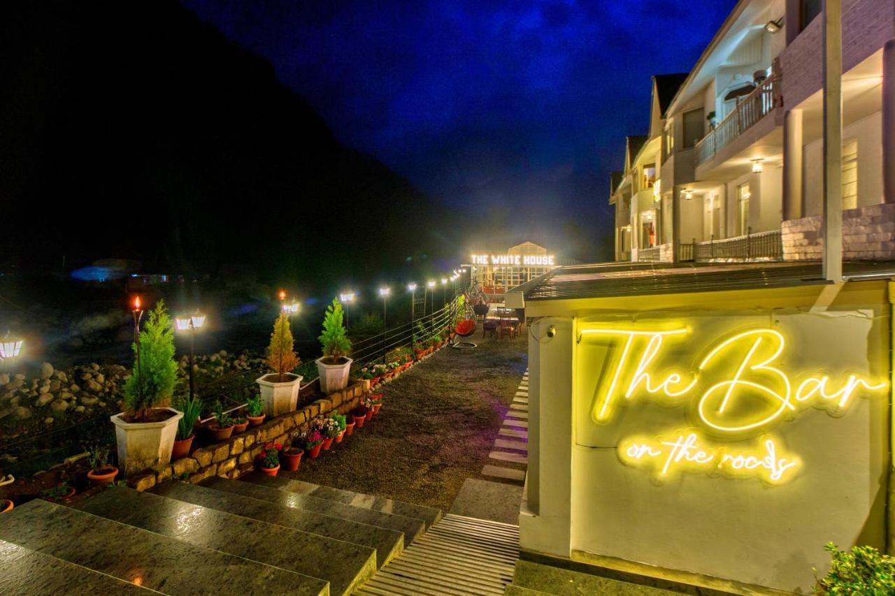 Paradise-The Whitehouse Cafe Manali  Bagian luar foto